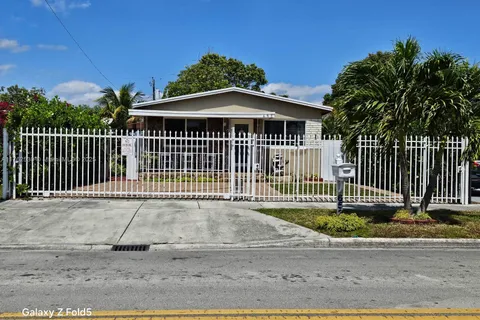 653 E 43rd St, Hialeah FL 33013