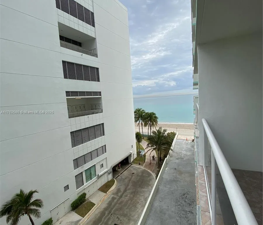 3725 S Ocean Dr # 607, Hollywood FL 33019