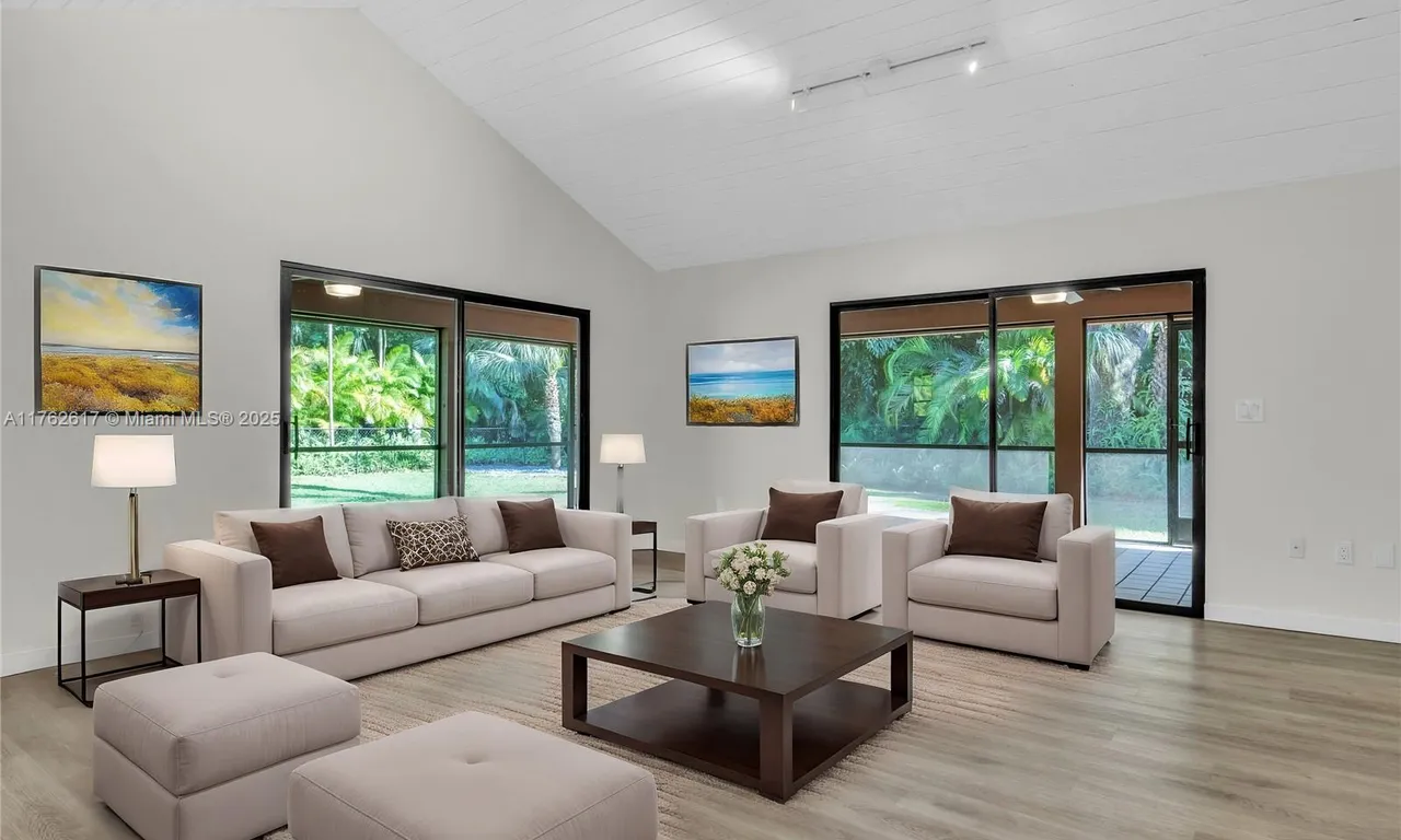 6710 SW 94th St, Pinecrest FL 33156