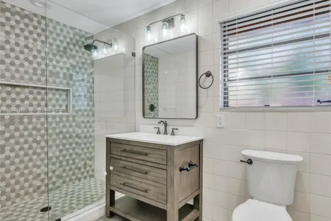 6710 SW 94th St, Pinecrest FL 33156