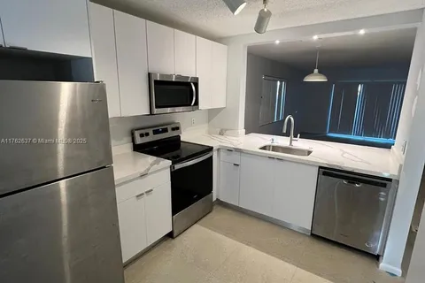 4160 NW 67th Ter, Lauderhill FL 33319