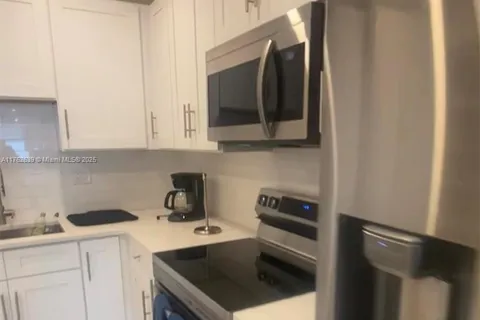 3725 S Ocean Dr # 924, Hollywood FL 33019