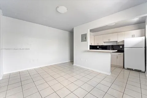 3255 W Flagler St # 20, Miami FL 33135