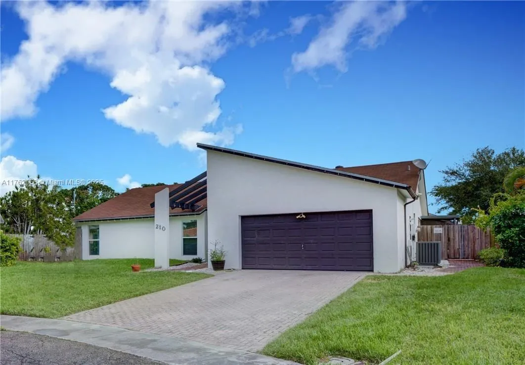 210 NE 2nd Ct, Dania Beach FL 33004