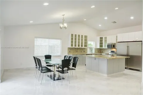 210 NE 2nd Ct, Dania Beach FL 33004