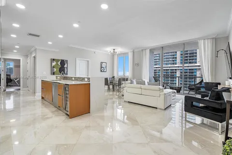 1060 Brickell Ave # 4303, Miami FL 33131