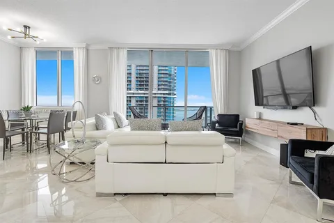 1060 Brickell Ave # 4303, Miami FL 33131