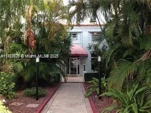 215 30th St # 22, Miami Beach FL 33140