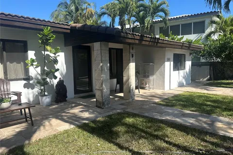 2054 Alton Rd, Miami Beach FL 33140