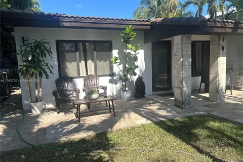 2054 Alton Rd, Miami Beach FL 33140