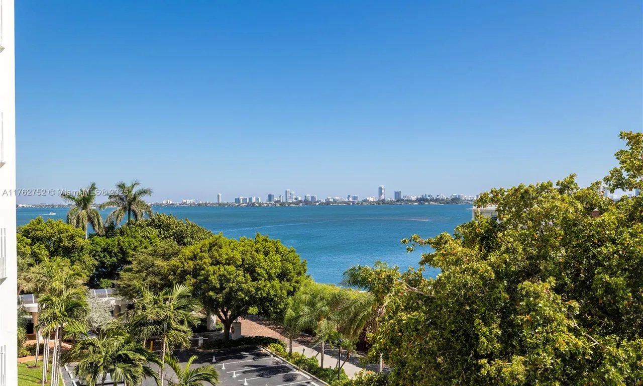 4000 Towerside Ter # 610, Miami FL 33138