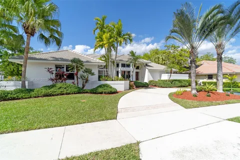 311 Palm Blvd, Weston FL 33326