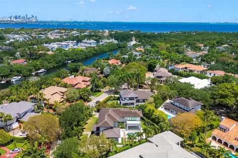 7015 Mira Flores Ave, Coral Gables FL 33143
