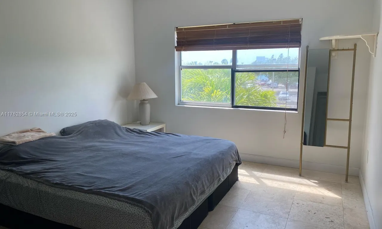 400 Kings Point Dr # 209, Sunny Isles Beach FL 33160