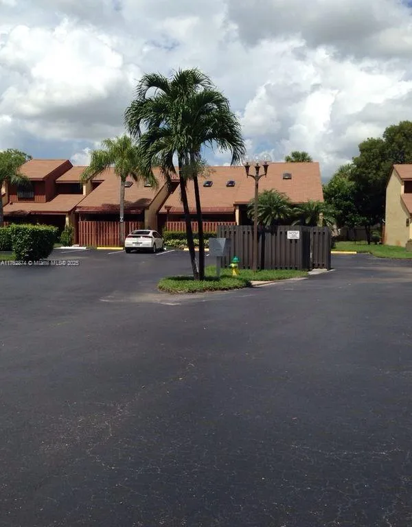 405 SE 14th St # 405, Dania Beach FL 33004