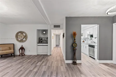 6902 NW 78th St, Tamarac FL 33321