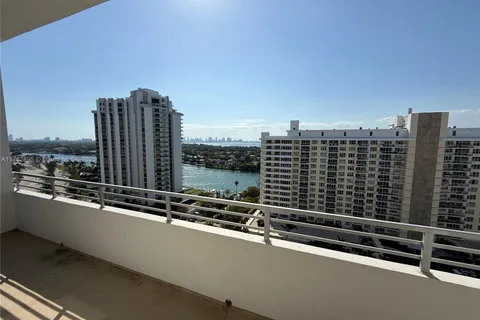 5555 Collins Ave # 17W, Miami Beach FL 33140