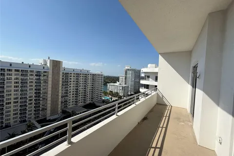 5555 Collins Ave # 17W, Miami Beach FL 33140