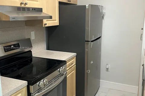 7125 NW 186th St # B408, Hialeah FL 33015