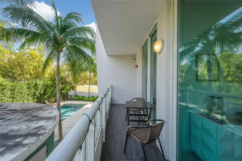 2020 Prairie Ave # 205, Miami Beach FL 33139