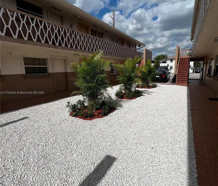 654 W 29th St # 6, Hialeah FL 33012