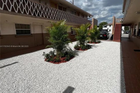 654 W 29th St # 6, Hialeah FL 33012