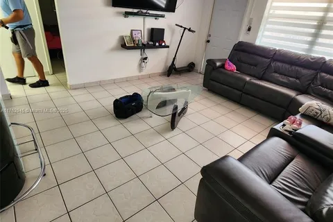 654 W 29th St # 6, Hialeah FL 33012