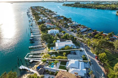 930 Stillwater Dr, Miami Beach FL 33141