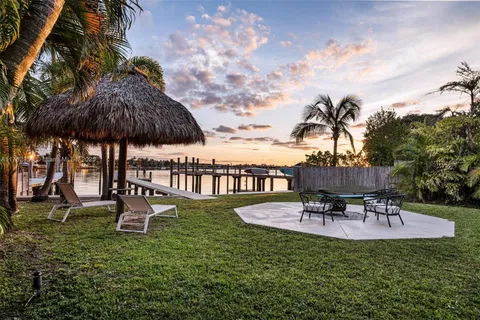 930 Stillwater Dr, Miami Beach FL 33141
