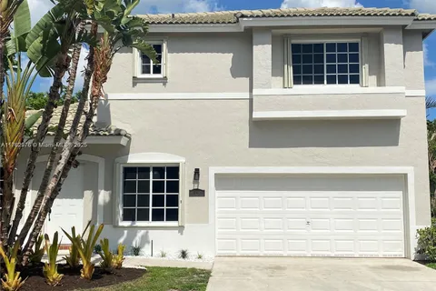 130 Palm Desert Ln, Pompano Beach FL 33069