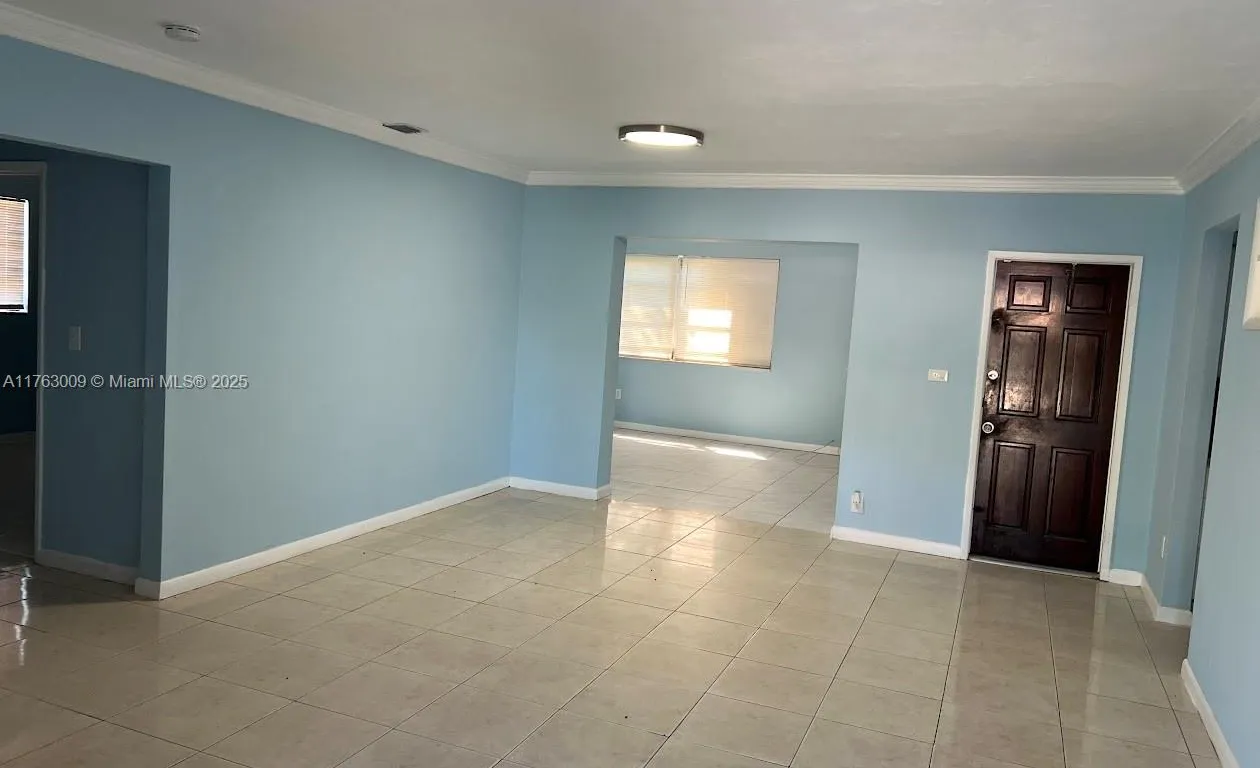 590 NE 157th Ter, Miami FL 33162