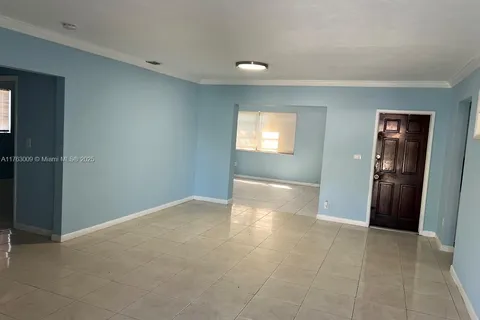 590 NE 157th Ter, Miami FL 33162
