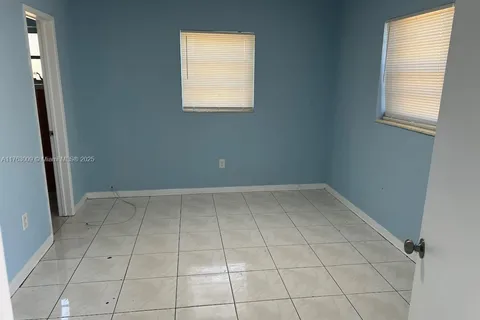 590 NE 157th Ter, Miami FL 33162