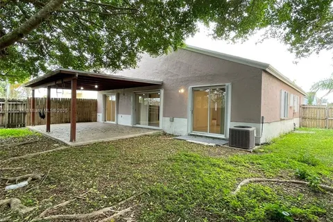11783 SW 272nd Ter, Homestead FL 33032