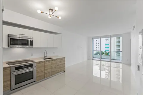 1300 Brickell Bay Dr # 603, Miami FL 33131