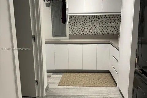 799 Crandon Blvd # 1208, Key Biscayne FL 33149