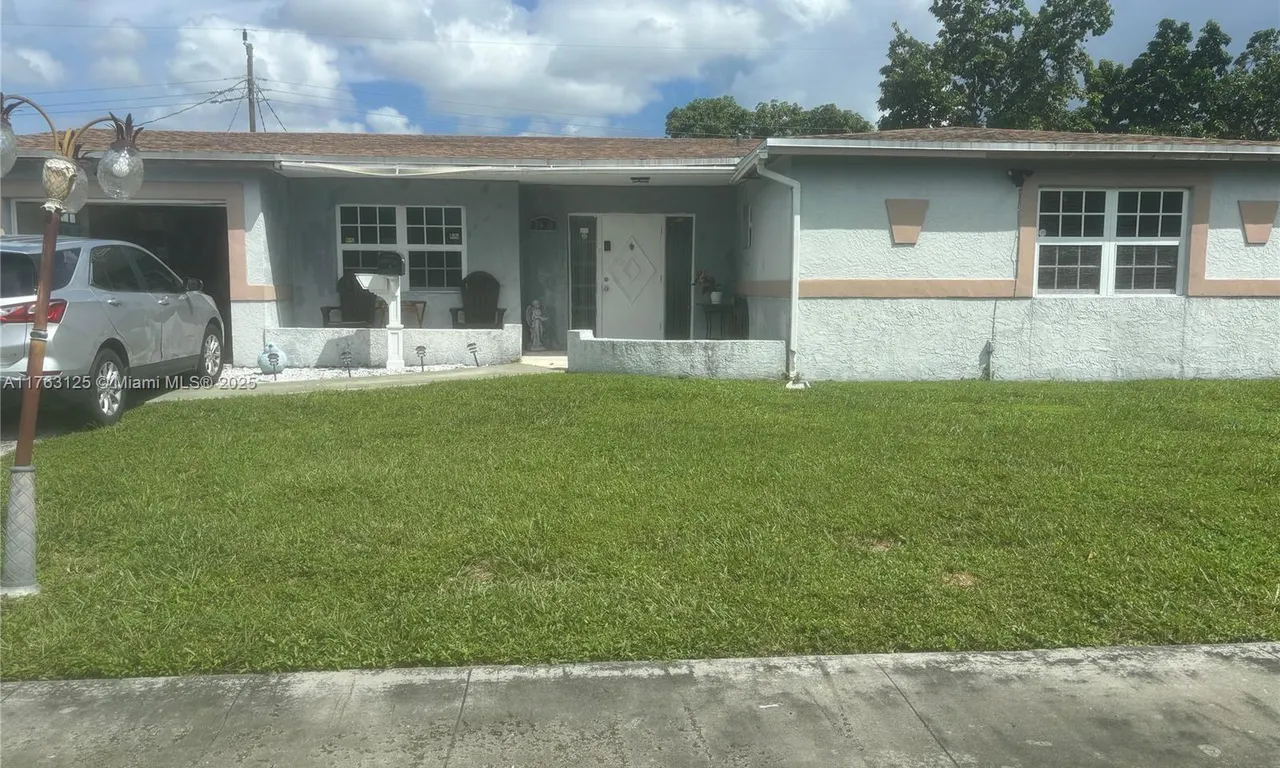 3940 NW 34th Ave, Lauderdale Lakes FL 33309