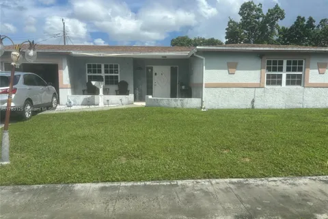 3940 NW 34th Ave, Lauderdale Lakes FL 33309