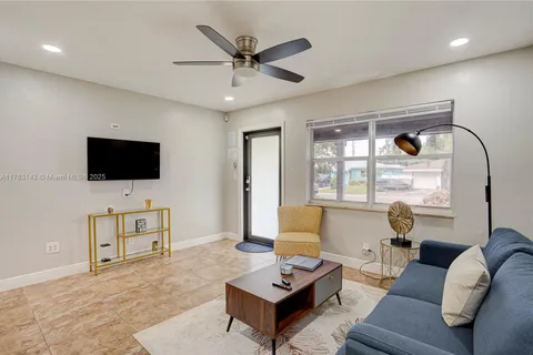 200 NE 43rd St # 0, Oakland Park FL 33334