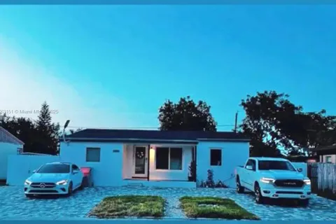 3011 NW 7th St # 3011, Pompano Beach FL 33069