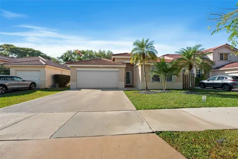 13956 S Cypress Cove Cir, Davie FL 33325