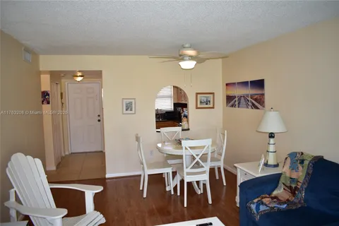 8920 Sunrise Lakes Blvd # 208, Sunrise FL 33322