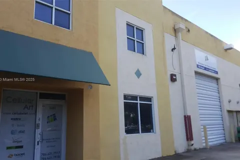 3221 NW 82 Avenue, Doral FL 33122