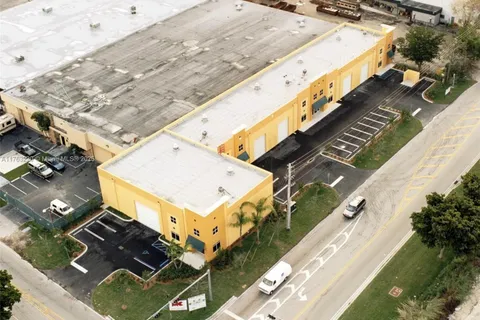3221 NW 82 Avenue, Doral FL 33122