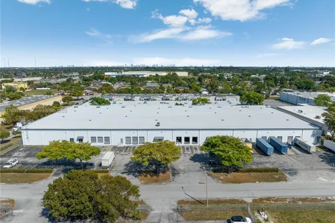 4760 NW 165th St, Miami Gardens FL 33014