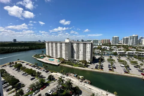 500 Bayview Dr # 1725, Sunny Isles Beach FL 33160