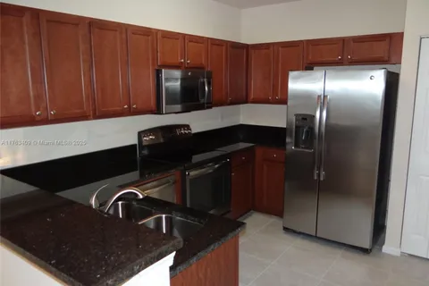 8650 NW 97 ave # 216, Doral FL 33178