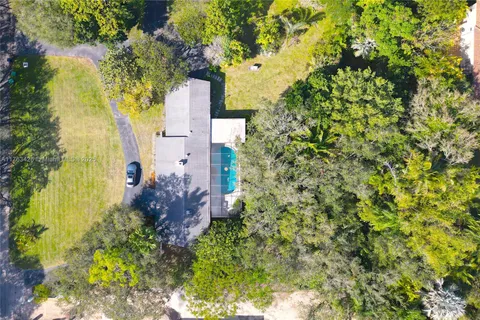 6735 SW 92nd St, Pinecrest FL 33156