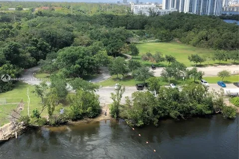 16385 Biscayne Blvd # 1001, North Miami Beach FL 33160
