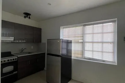 551 NE 61st St # 5, Miami FL 33137